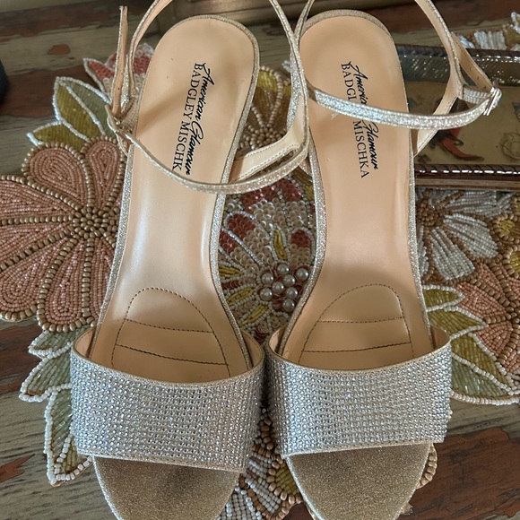 Badgely mishka gold sparkle platform heel size 10 - Picture 2 of 3